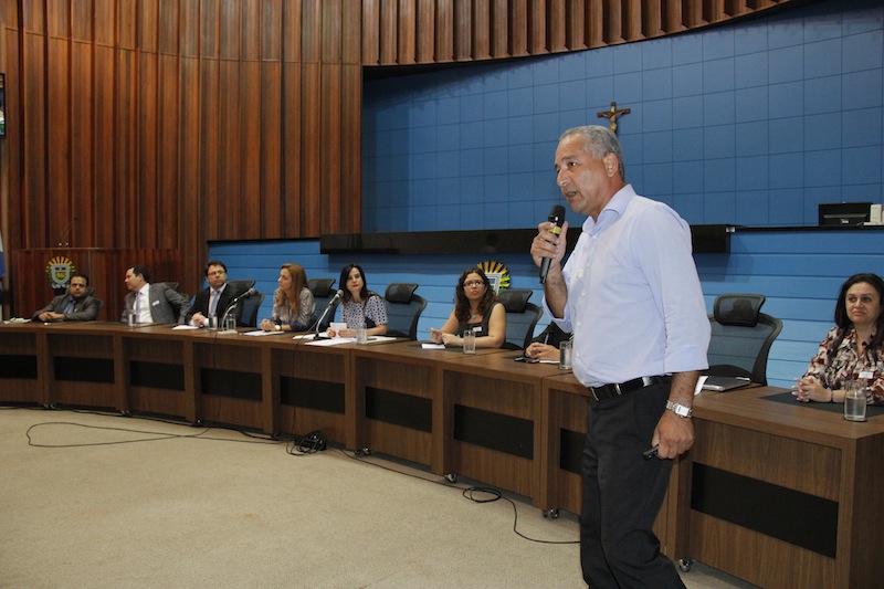 Em 2013, Campo Grande atendeu cerca de 1.500 pacientes por dia nas Unidades Básicas de Saúde decorrentes da epidemia de dengue, segundo o secretário municipal de Saúde, Ivandro Fonseca.