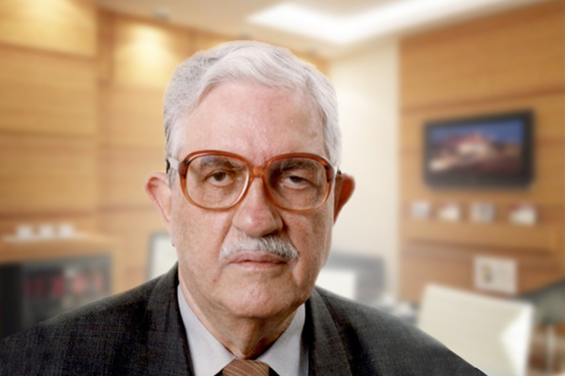 Formado em Administração de Empresas e em técnico em mecânica, o empresário Milton Insuela Pereira nasceu no dia 24 de abril 1930 na cidade de São Paulo (SP) e atualmente reside em Campo Grande (MS), onde fundou a primeira fabricante da Coca-Cola do Estad