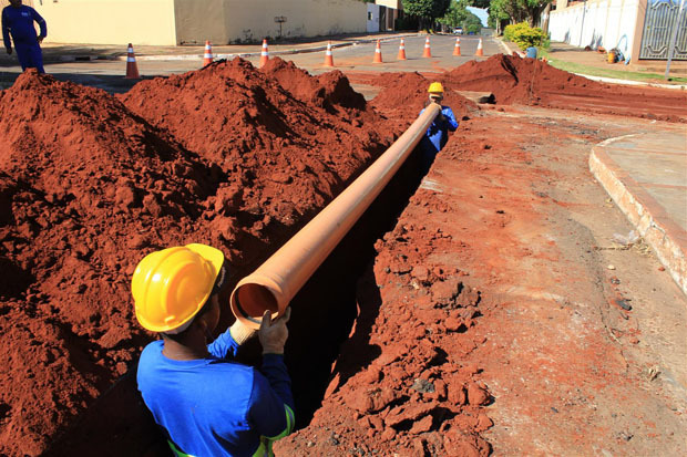 A interrupção ocorreu devido ao rompimento da adutora (tubulação) que leva água da represa de captação à estação de tratamento.A empresa agradece a compreensão dos moradores.