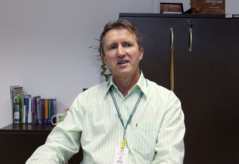 Professor Luiz Simão