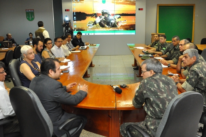 O encontro contou com a presença do secretário municipal de Saúde e o Exército Brasileiro foi representado pelo subchefe de projetos e cooperação, coronel Queiroz e pelo subchefe do Comando do Centro de Operações, coronel Valle.