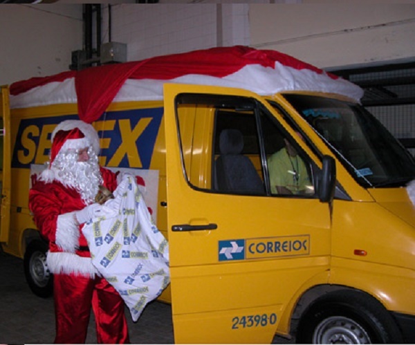 Acredite também no Papai Noel e adote uma cartinha.