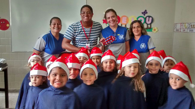 Composto por 20 meninos e meninas de quatro e cinco anos de idade, o coral infantil da Santa Casa foi criado no mês de setembro com o intuito de auxiliar no desenvolvimento das crianças.