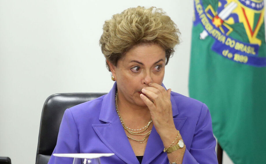 A presidente Dilma concovou uma reunião de emergência.