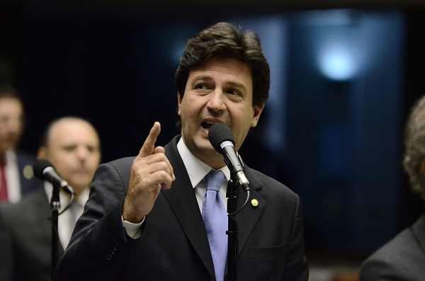Mandetta informou que já está recolhendo assinaturas para criação da CPI.