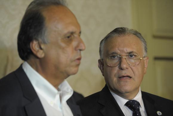 Governador Luiz Fernando Pezão e o secretário de Atenção à Saúde do MS, Alberto Beltrame, anunciam situação de emergência e repasse de verbas para conter a crise no setor