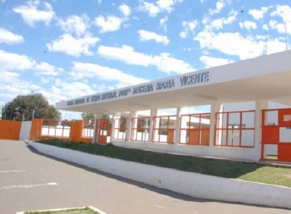 As despesas para confecção do cartaz serão por conta própria escola.