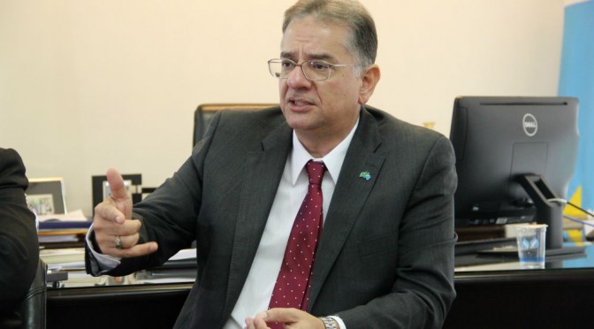 Secretário Estadual de Saúde Nelson Tavares
