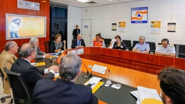 Dilma se encontrou com governadores de cinco estados na Sala Nacional de Coordenação e Controle para Enfrentamento da Dengue, Chikungunya e Zika vírus, em Brasília