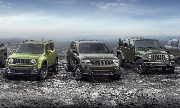 Grand Cherokee e Wrangler acompanham o Renegade (esq.) na linha