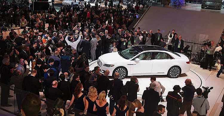 Detroit apresenta novidades para o mercado americano, como o Lincoln Continental