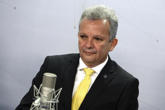 O ministro das Comunicações, André Figueiredo, participa do programa Bom Dia Ministro