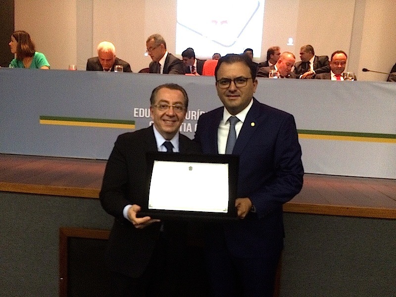Presidente da OAB/MS Mansour Karmouche com presidente da OAB Nacional, Marcus Vinicius Furtado Coêlho