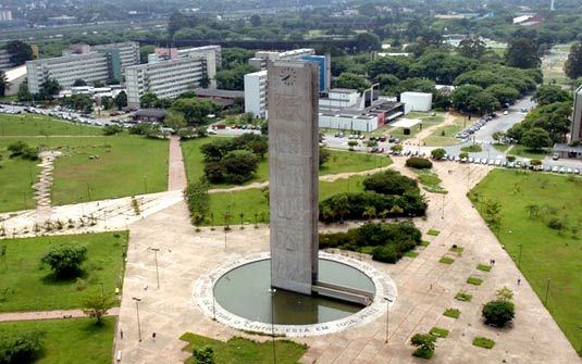 Praça do Relógio no Campus da USP