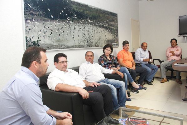 Prefeitos durante reunião na Assomasul