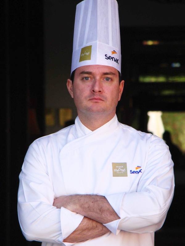 Thiago Bettin é  especialista em confeitaria e servirá panna cotta com sabores do Cerrado.