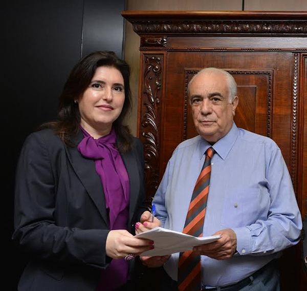 A senadora Simone Tebet e o Ministro dos Transportes Antônio Carlos Rodrigues