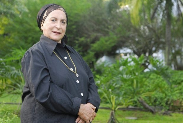 Tereza Rachel como Rebeca na novela Caras & Bocas (2009)