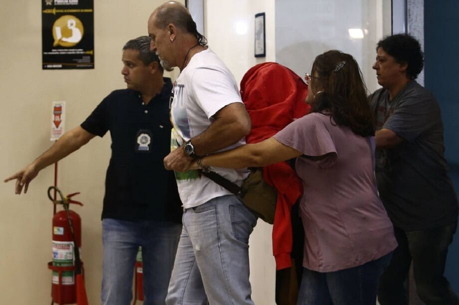 O lugar para onde a adolescente foi levada com a mãe, o pai, a avó, o irmão e o filho não será divulgado