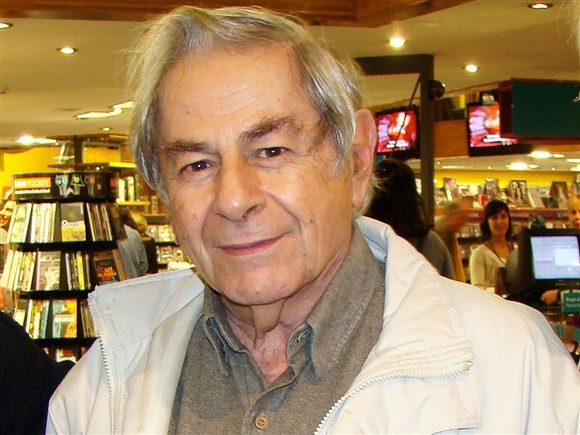 O autor brasileiro está recluso há muitos anos, vivendo numa quinta