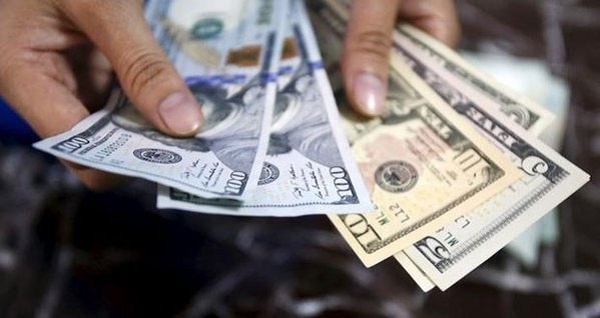 A moeda norte-americana subiu 0,38%, cotada a R$ 3,611