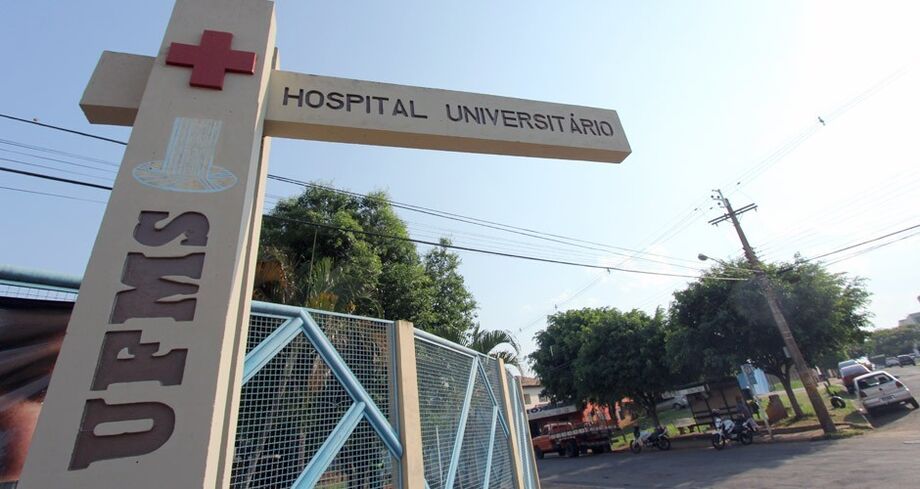 Manifestantes pretendem abraçar simbolicamente o portão principal do hospital