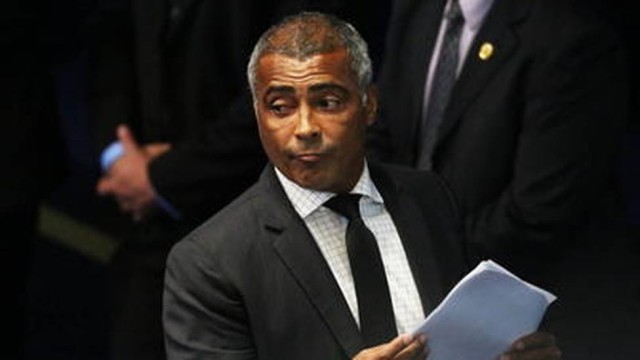 Romário não descarta que os novos acontecimentos como grampos do ex-presidente da Transpetro, Sérgio Machado, mudem seu voto