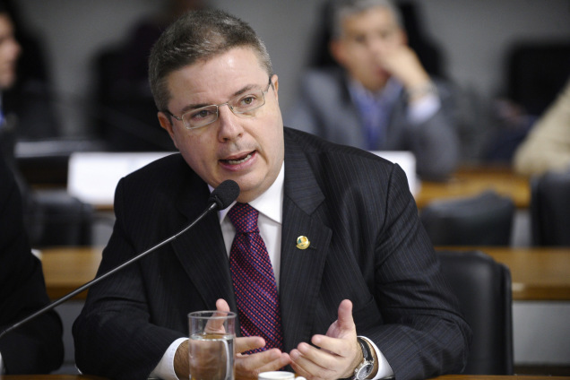 Antonio Anastasia (PSDB-MG), negou hoje (2) requerimentos feitos pela defesa da presidente afastada