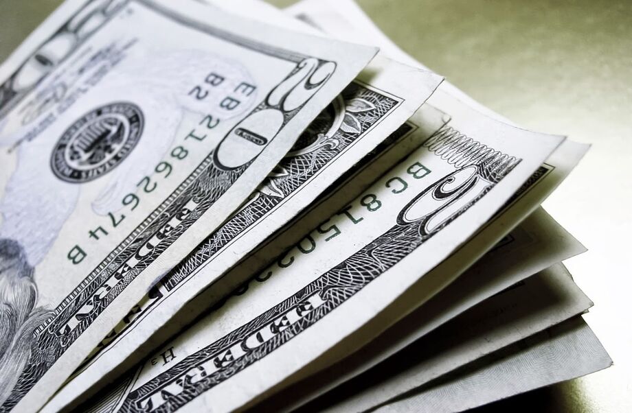 Dólar comercial encerrou o dia abaixo de R$ 3,50