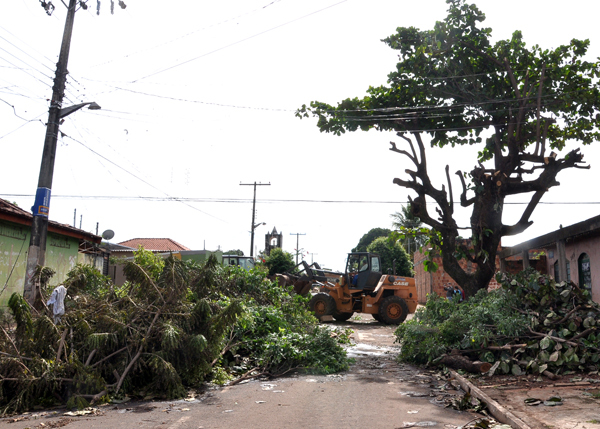 A Prefeitura de Campo Grande por meio da Seintrha tem realizado diversas ações de mobilização para retirada de lixo e entulho em vários bairros da Capital