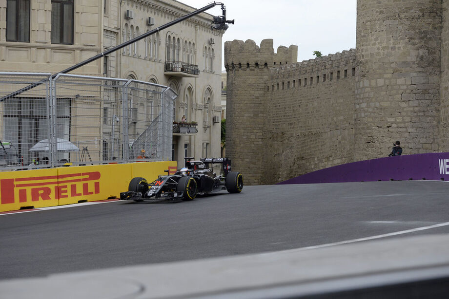 Treinos livres para o GP da Europa, no circuito de rua de Baku, no Azerbaijão