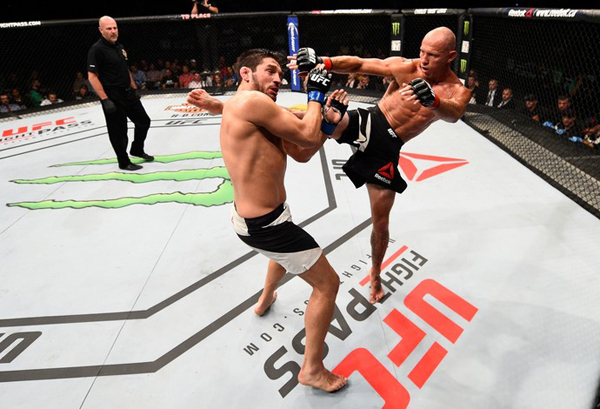 Donald Cerrone nocauteou Patrick Côté e levou um dos bônus de performance do UFC Ottawa