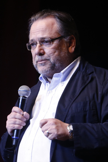 Daniel Medeiros é Doutor em Educação pela UFPR e professor de História do Brasil no Curso Positivo