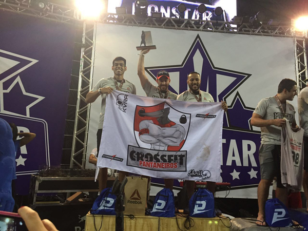 CrossFit - Um programa de treinamento de força e condicionamento físico geral, baseado em movimentos funcionais, feitos em alta intensidade e constantemente variados