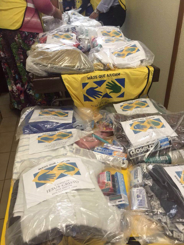 De acordo com informações dos organizadores, membros da igreja, os voluntários se reúnem às 8h30 na sede da Capela do Centro, que fica na Rua João Rosa Pires, 859