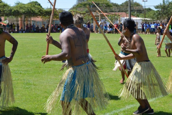Aulsa de futebol serão feitas para a Aldeia Urbana Darci Ribeiro