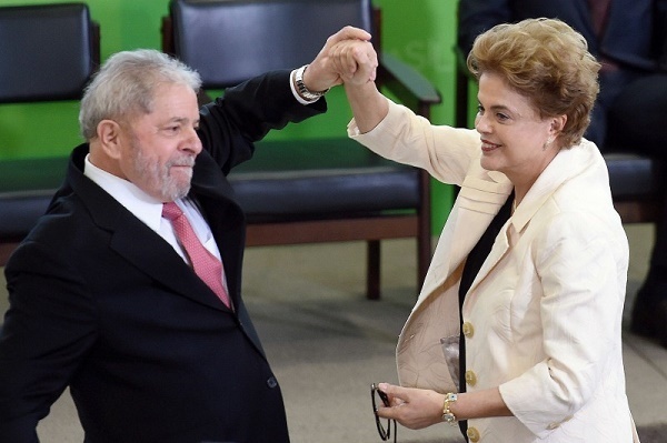 A presidente afastada ainda citou a queda de três ministros do presidente em exercício, Michel Temer (PMDB), por suspeita de corrupção e frisou que o momento político no Brasil é grave