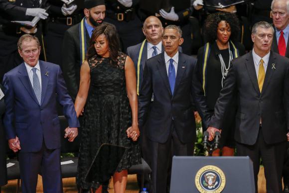 Obama compareceu o funeral de cinco policiais mortos na semana passada por um atirador negro