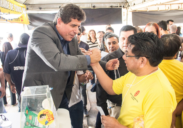 Athayde diz que sua candidatura se apresenta à cidade com um projeto baseado na governança participativa que tem três pontos básicos: transparência, eficiência e rapidez