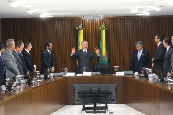 Presidente interino Michel Temer recebe presidentes dos tribunais de contas dos estados