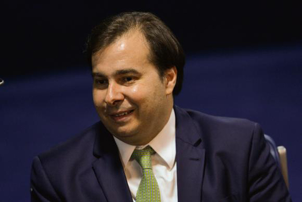 Perguntado sobre como pretende se comportar no cargo, Maia disse se espelhará em Marco Maciel, que ficou conhecido pela postura comedida quando foi vice-presidente de Fernando Henrique Cardoso