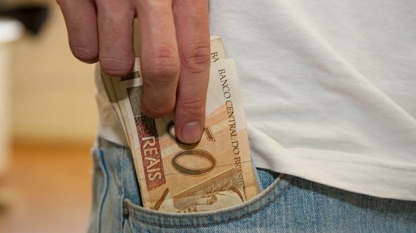 axa de investimentos produtivos interrompe sequência de oito trimestres de queda e país volta a gerar riqueza