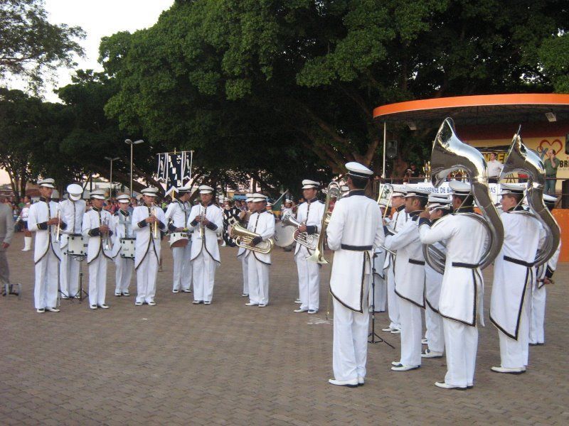 Banda inicia apresentação às 9h30