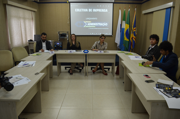 Para o Dia do Administrador, foi programada uma noite de muito conhecimento ético com palestra do professor e doutor Leandro Karnal. Ele apresentará ao público a palestra “Ética e Cidadania nas Organizações”