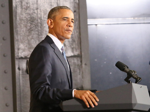 O presidente Barack Obama alfinetou o candidato republicano à Casa Branca, Donald Trump, em relação às críticas do empresário aos pais do capitão do exército morto em serviço no Iraque
