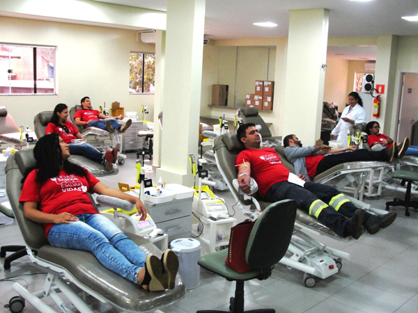 Com o Apoio da Rede Hemosul, um grupo de funcionários da concessionária responsável pelos serviços de água e esgoto de Campo Grande, se mobilizou para doar sangue aos que precisam