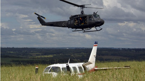 Militares da Força Aérea trabalham na região