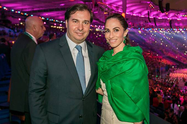 Discreta na vida real e nas redes sociais, Patrícia até tem perfil no Facebook, mas poucas de suas atualizações estão disponíveis para quem não é seu amigo: apenas algumas fotos em que aparece com os filhos, e algumas referências à profissão do marido
