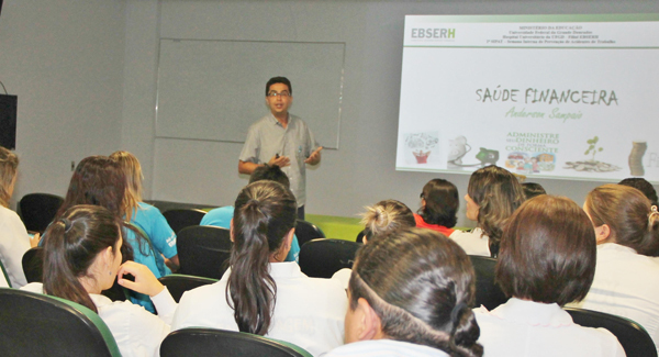 Palestra sobre Saúde Financeira abriu a programação da 2ª Sipat do HU-UFGD