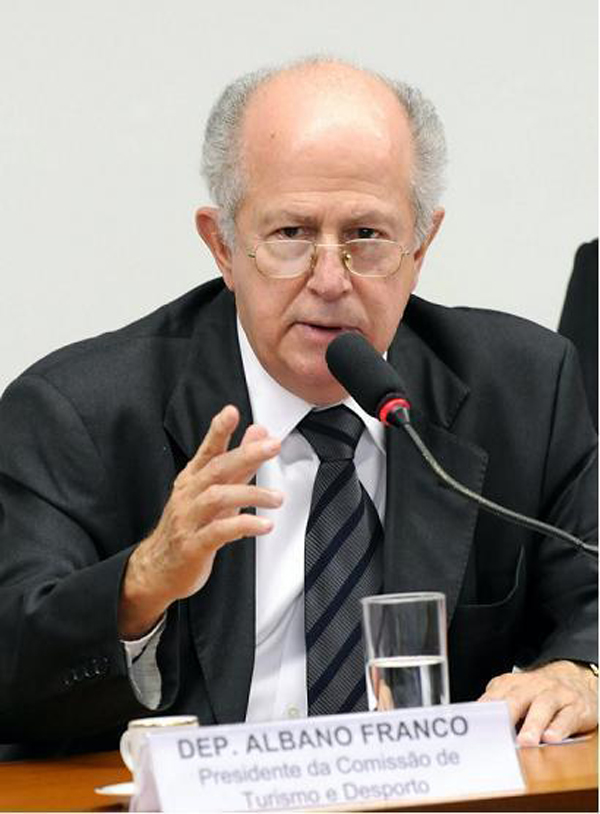 A gestão de Albano Franco como diretor do Senai Nacional foi marcada pelo grande salto na oferta de cursos e treinamentos visando à qualificação e profissionalização de recursos humanos e tecnológicos para o setor industrial brasileiro